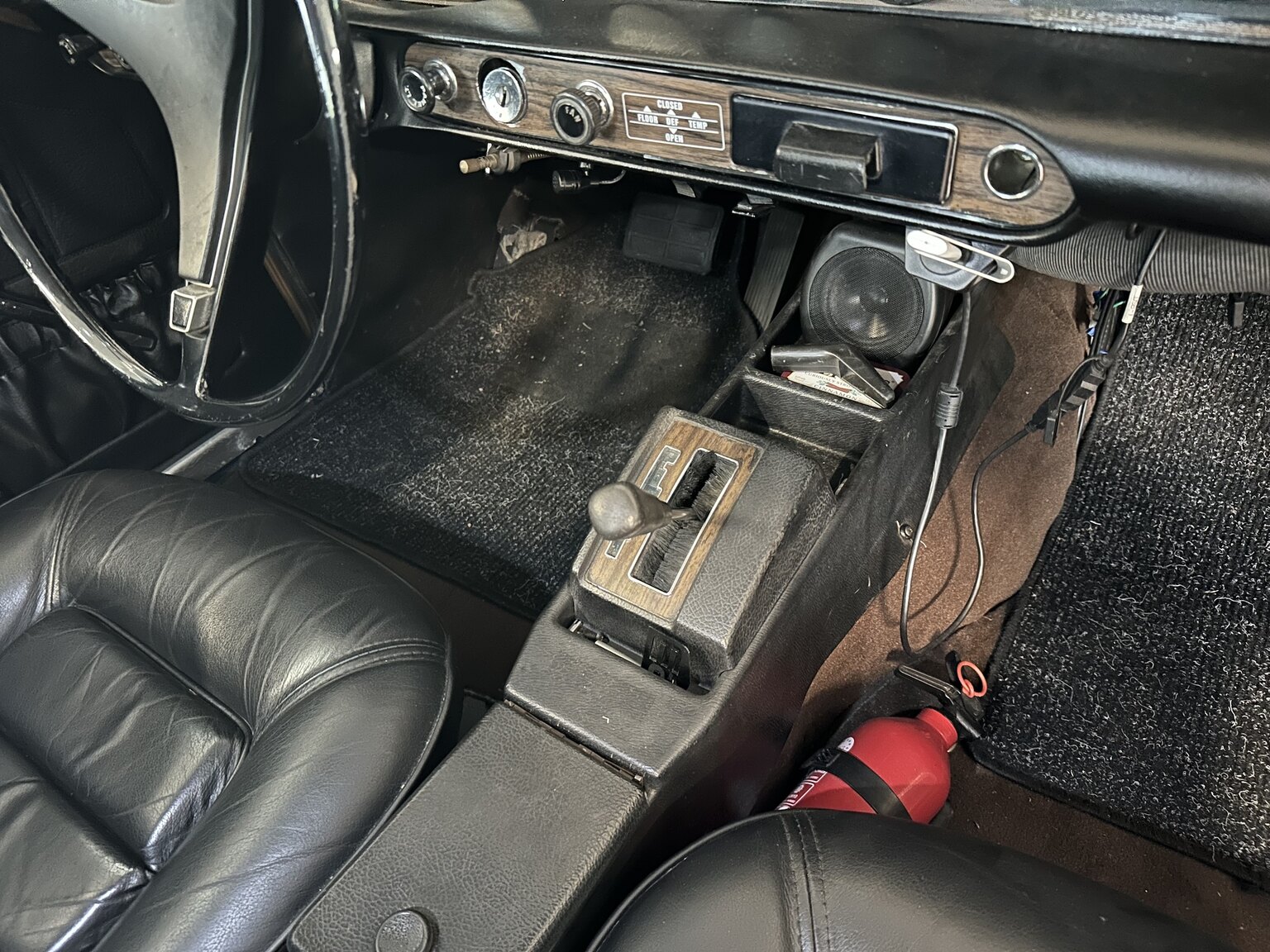 Interior image of 1973 Volvo 1800 ES (28)