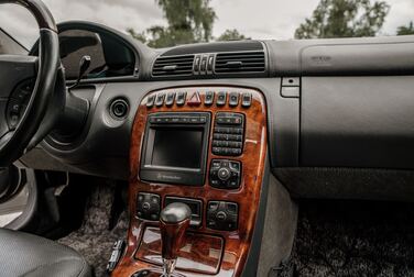 Interior image of 2002 Mercedes-Benz CL 600