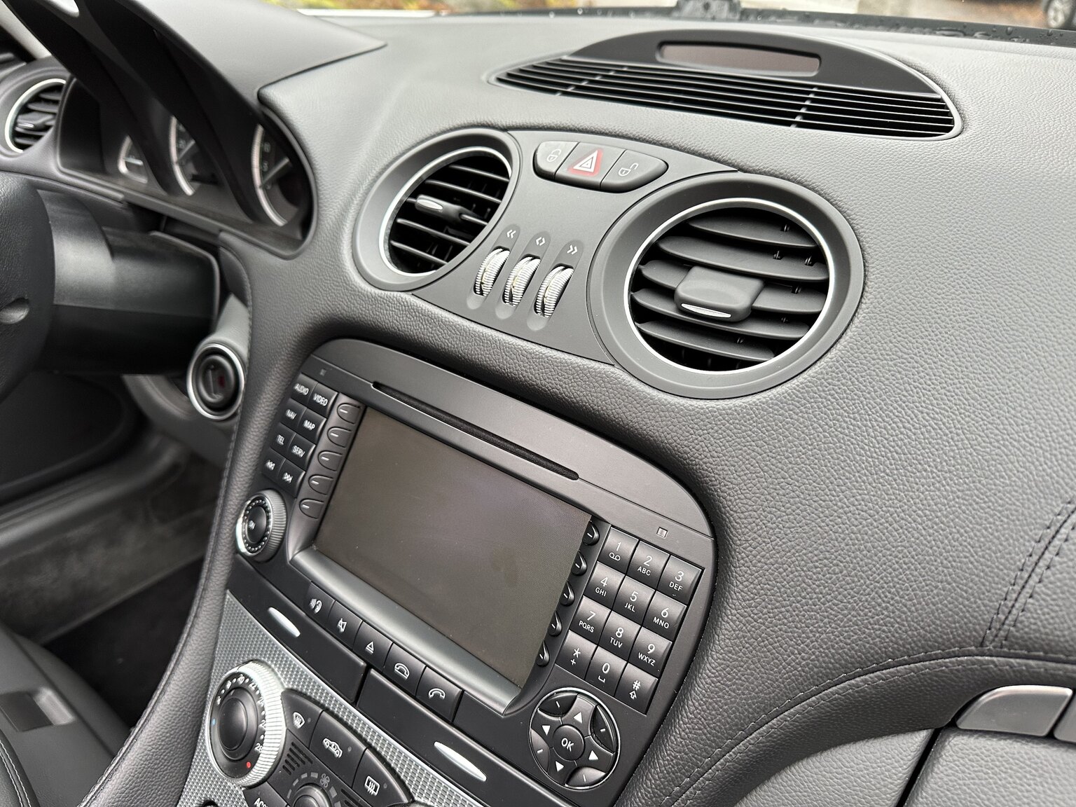 Interiörbild 2005 Mercedes-Benz SL 350