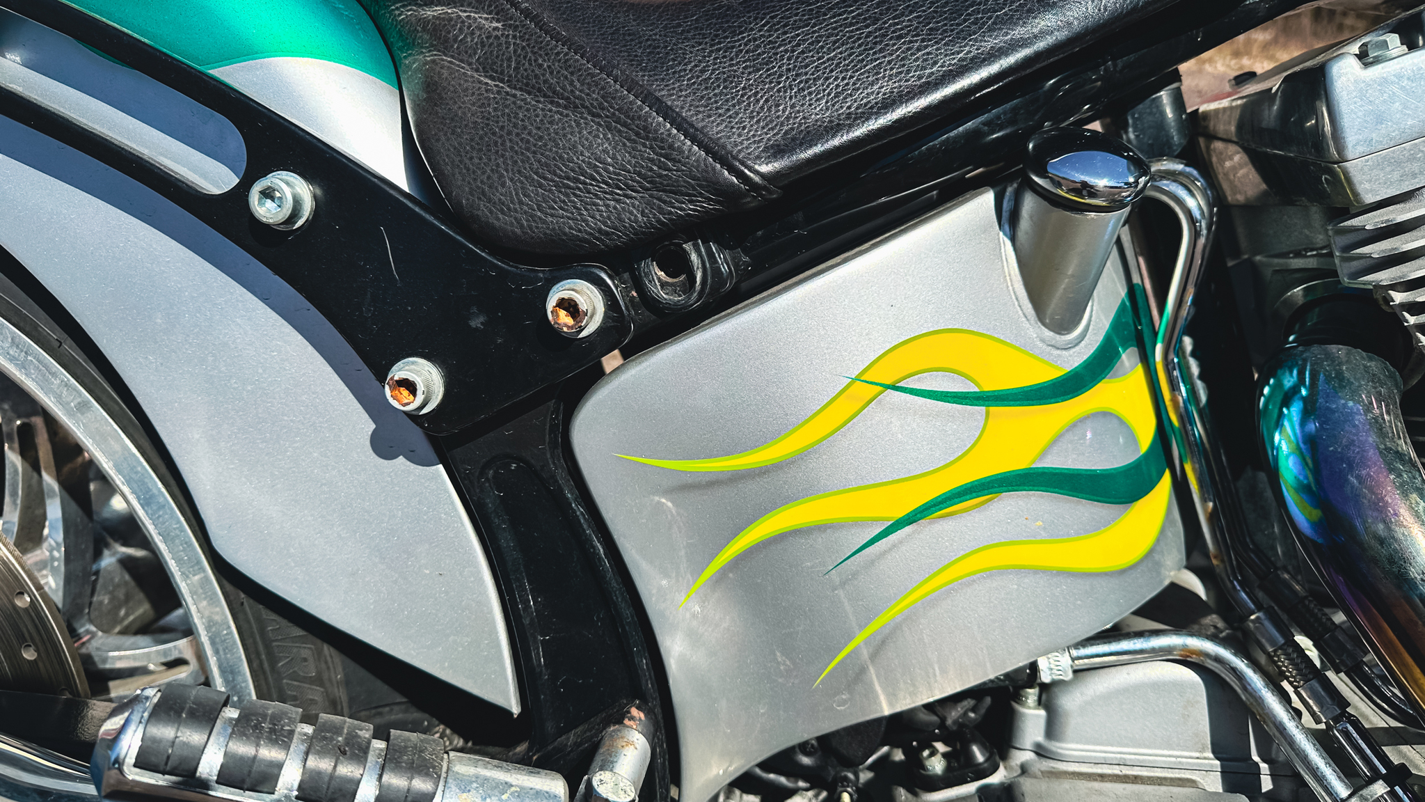 Exteriörbild på 2000 Harley-Davidson FXST Custom