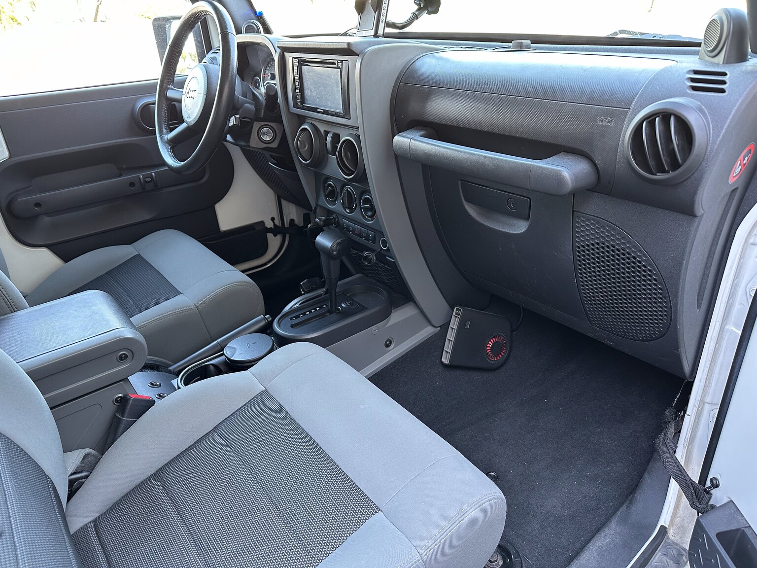 Interiörbild 2010 Jeep Wrangler Rubicon