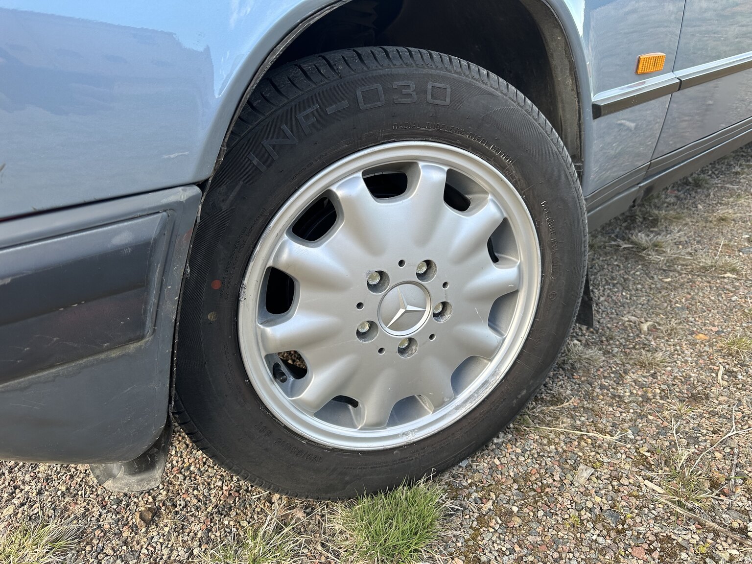 Exterior image of 1988 Mercedes-Benz 190 E