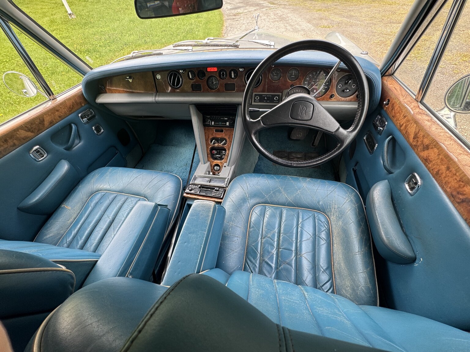 Interior image of 1976 Rolls-Royce Silver Shadow