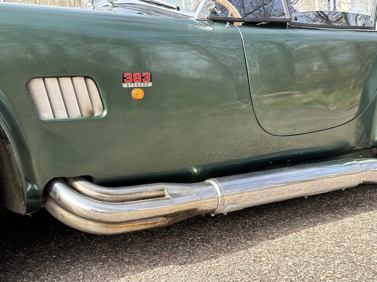 Exteriörbild på 2008 AC Cobra replica