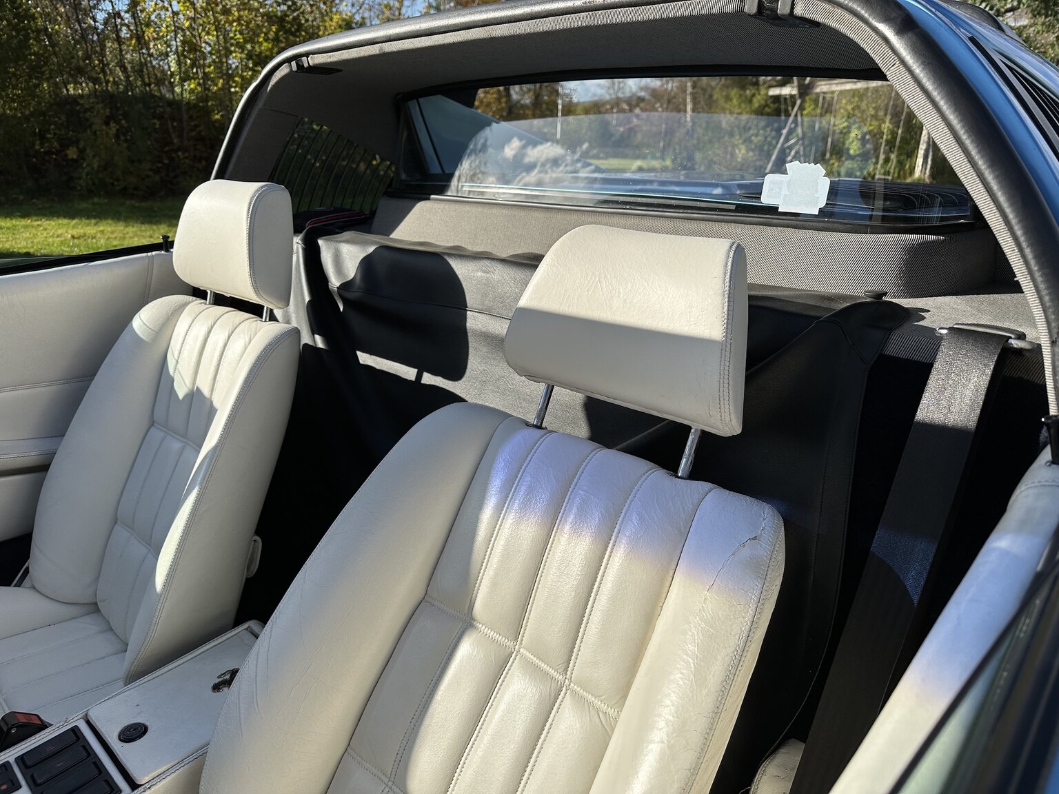 Interiörbild 1986 Ferrari 328 GTS