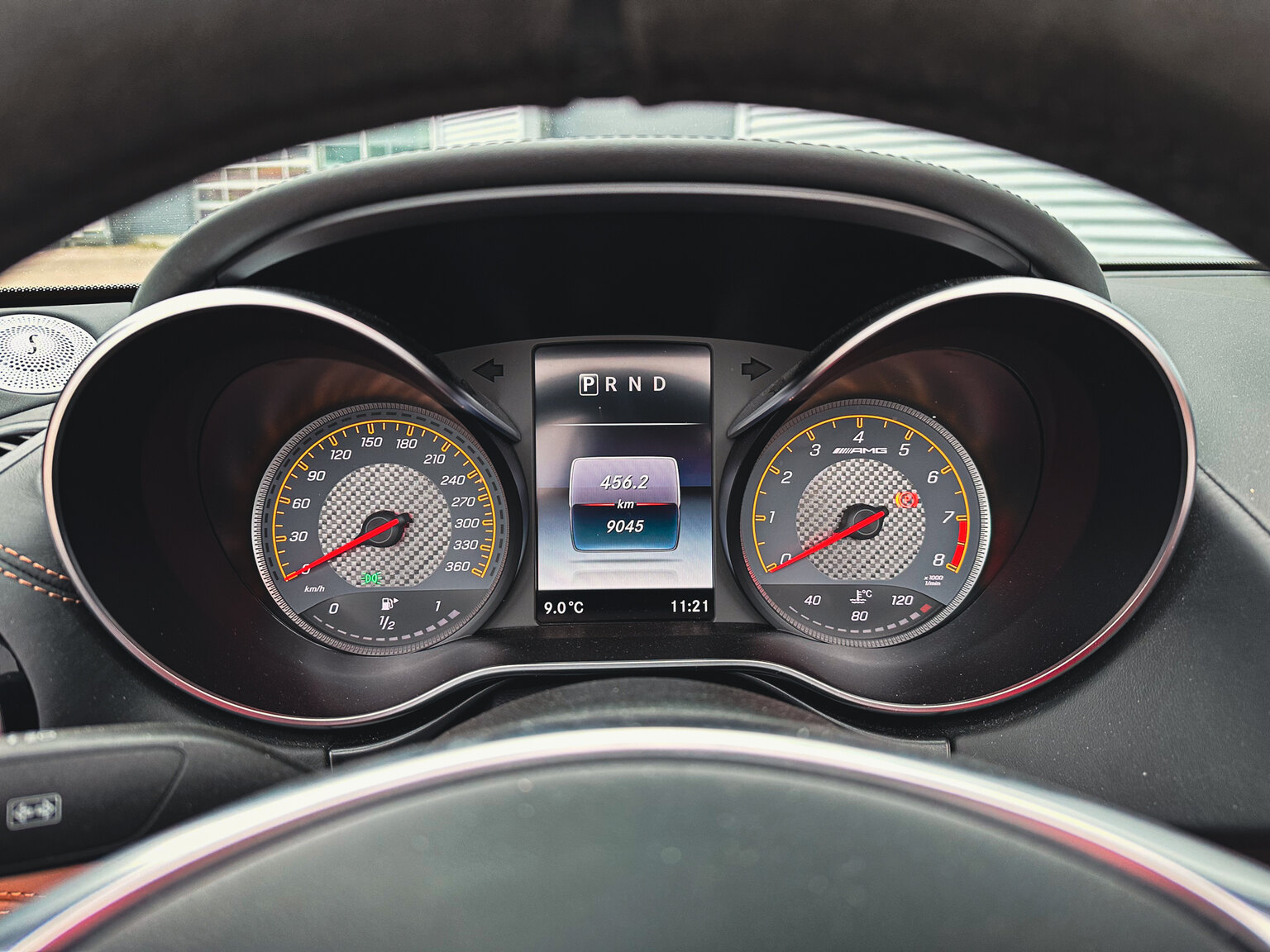 Innenraumfoto von 2018 Mercedes Benz AMG GT C