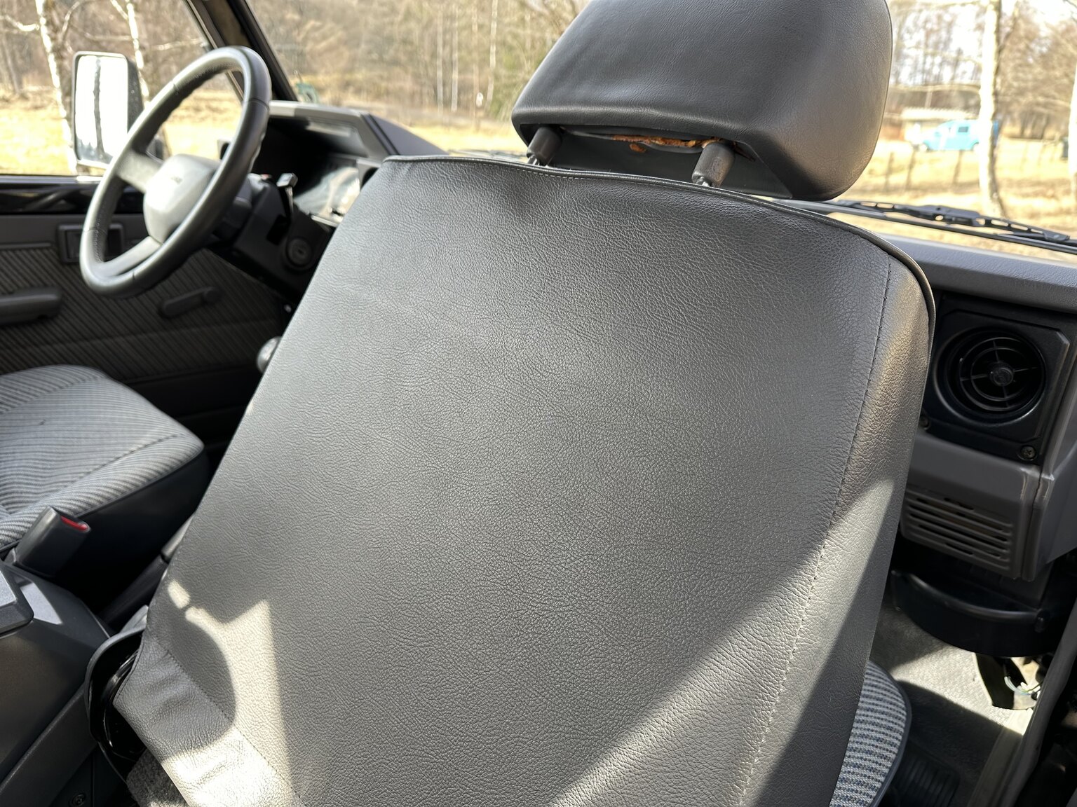 Interior image of 1993 Toyota Land Cruiser Serie 70