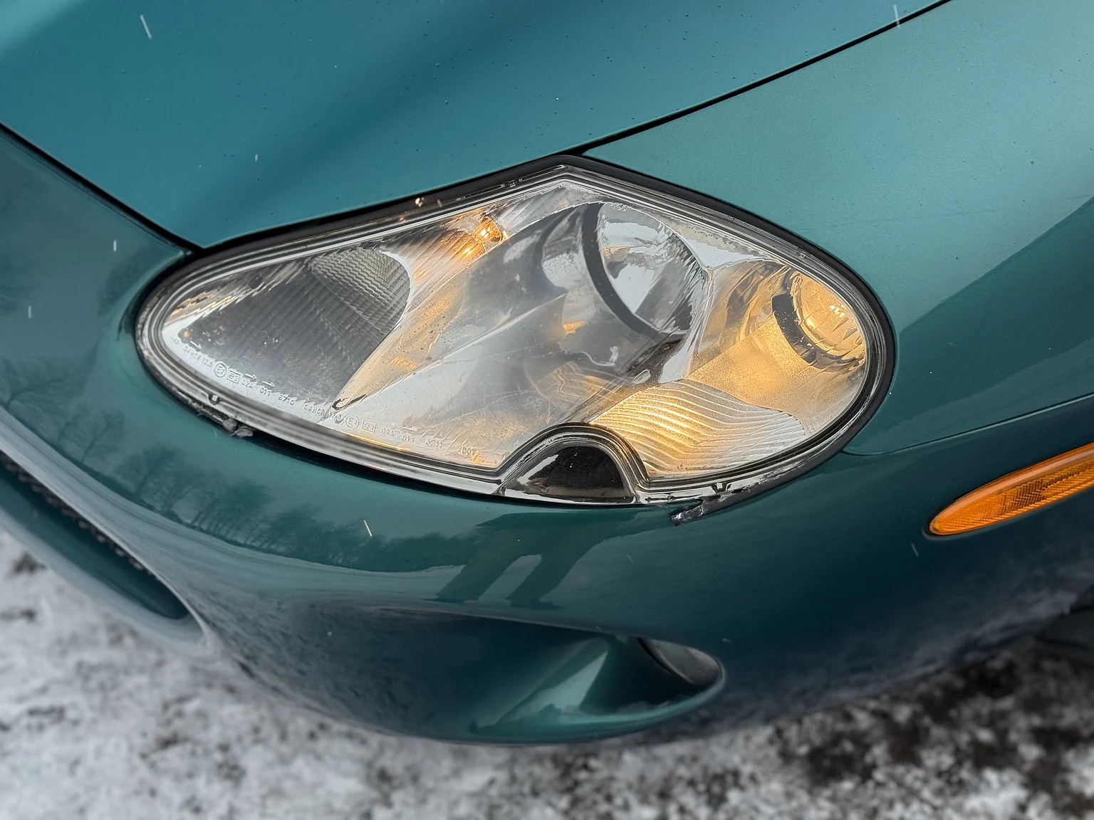 Exteriörbild på 1997 Jaguar XK8 (24)