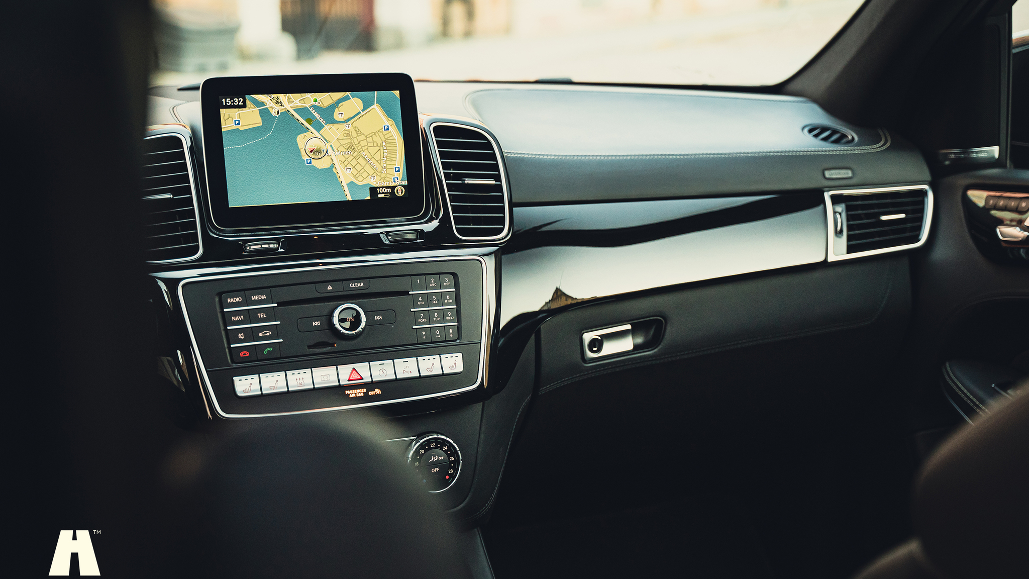 Innenraumfoto von 2017 Mercedes-Benz GLS 63 AMG (117)