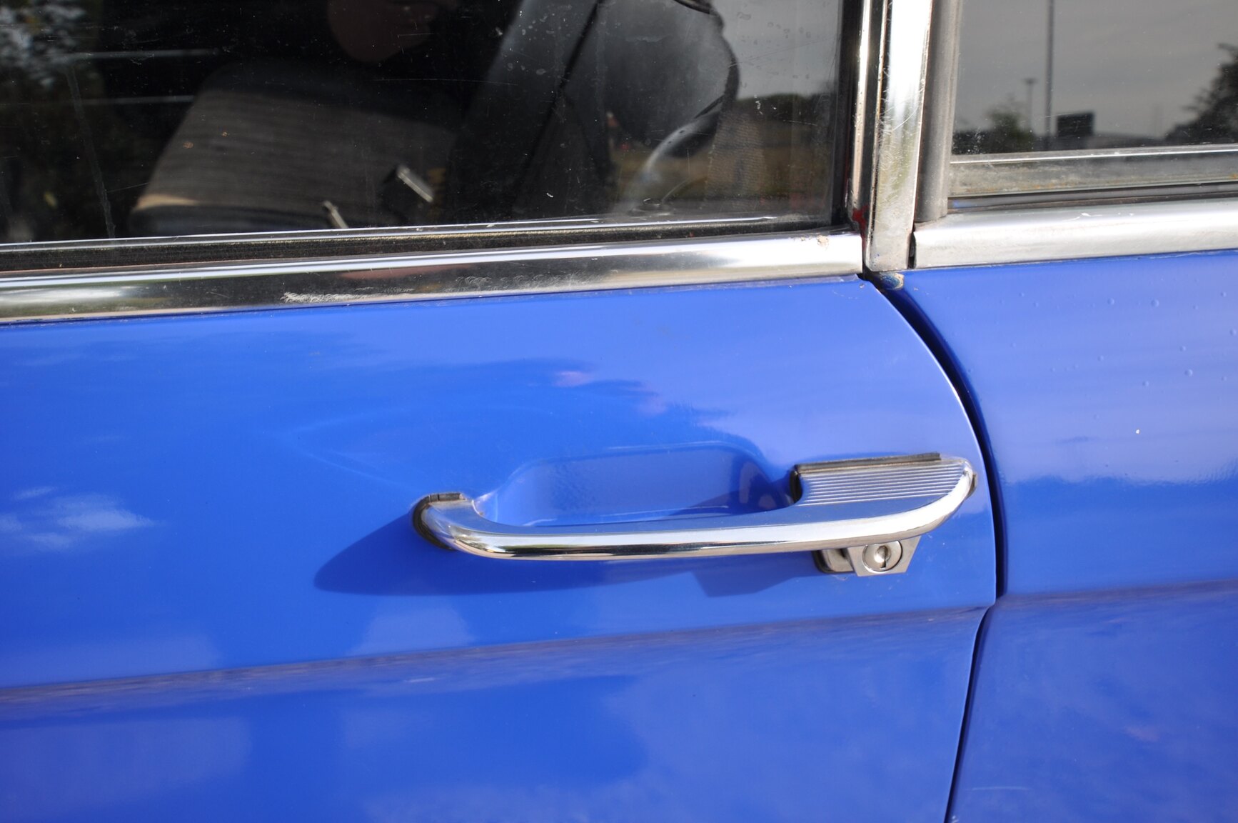 Exterior image of 1975 BMW 2002 Tii