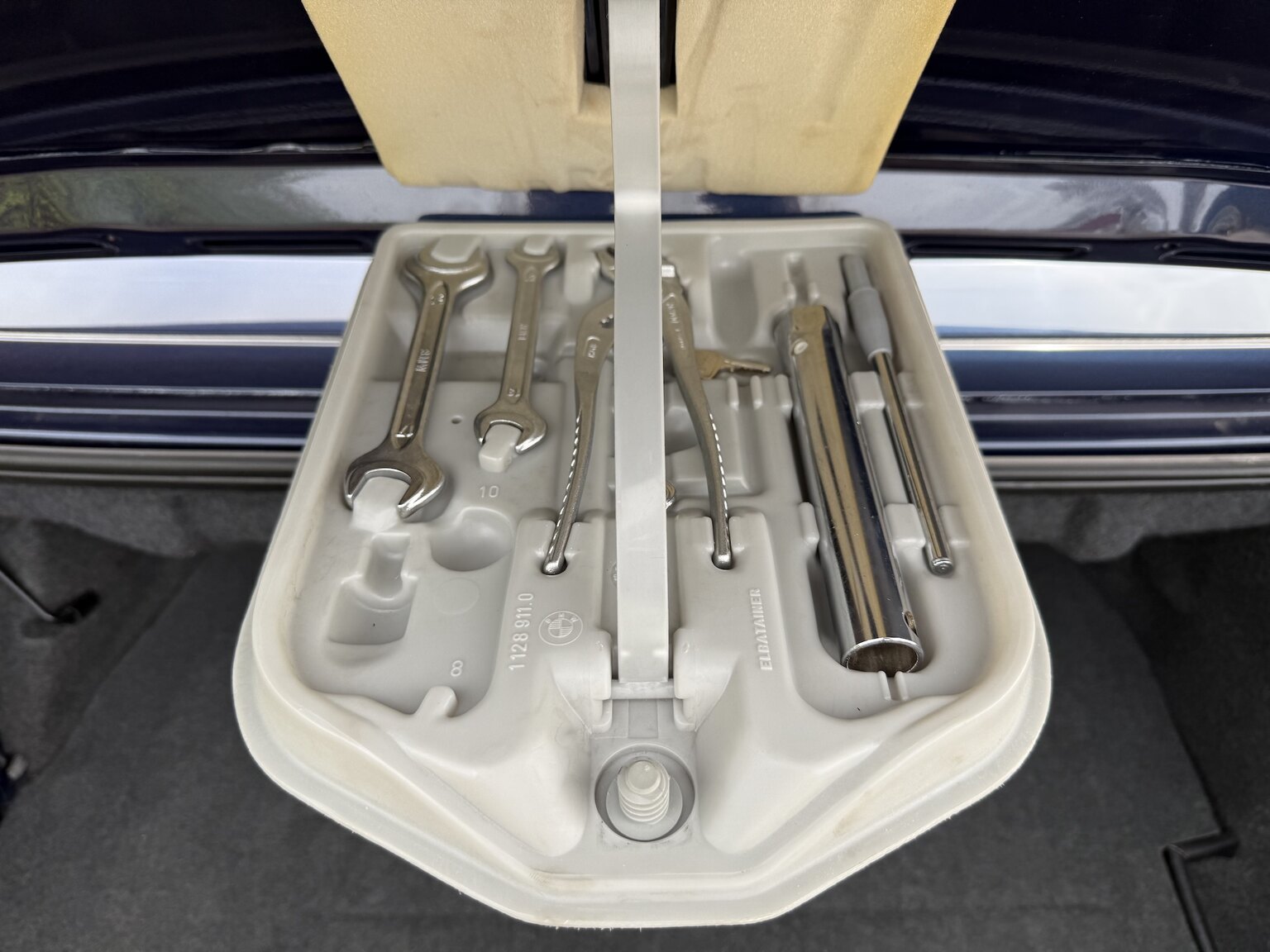 Interior image of 1987 BMW 325i Convertible