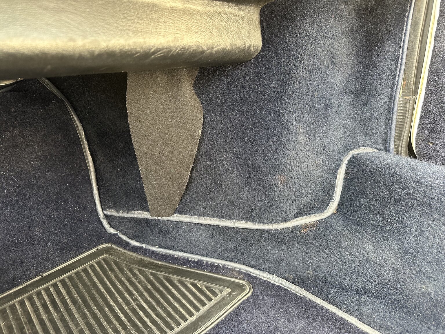 Interiörbild 1986 Ferrari 328 GTS