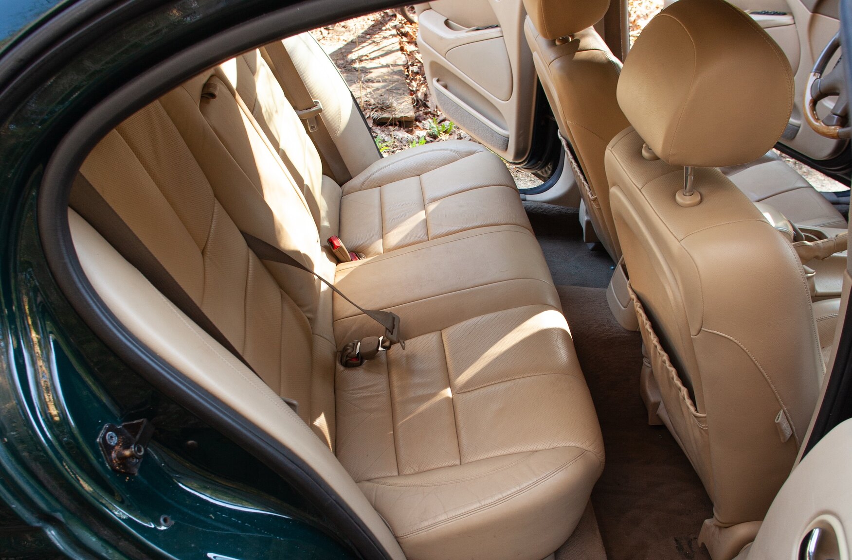 Interior image of 1999 Jaguar S-Type V6