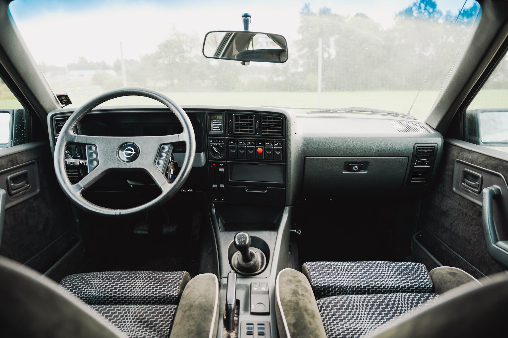 Innenraumfoto von 1986 Opel Monza GSE
