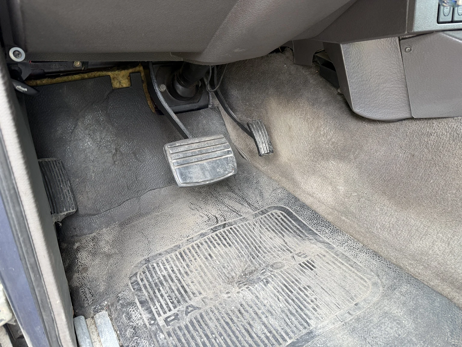 Interior image of 1990 Range Rover Vogue SE 3.9 (7)