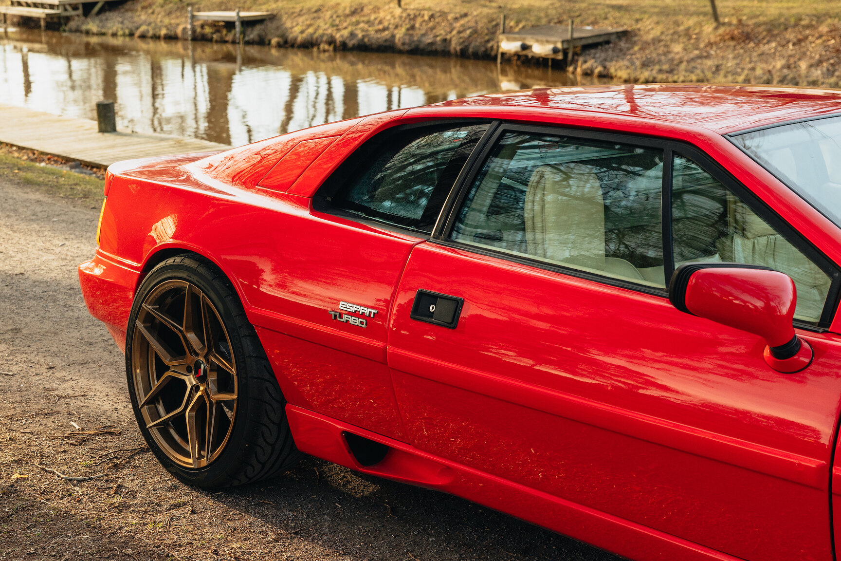 Exterior image of 1989 Lotus Esprit Turbo 