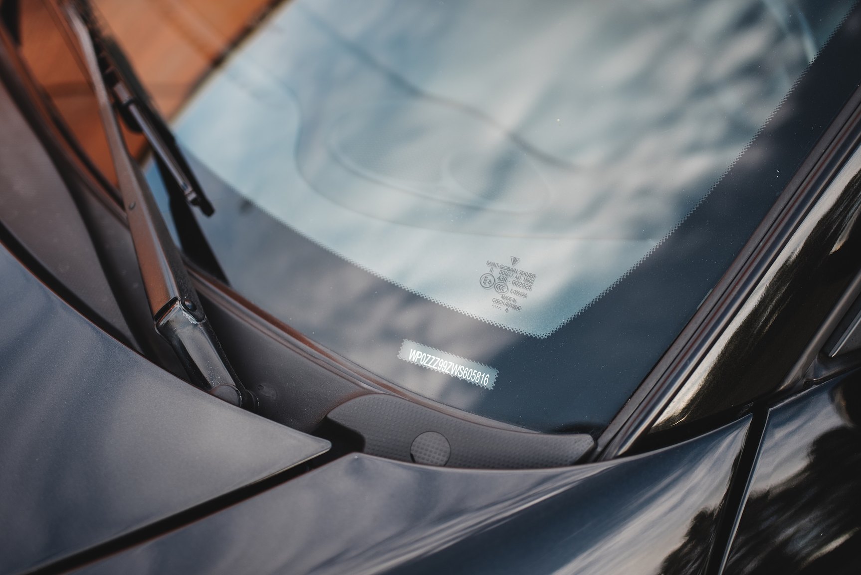 Exterior image of 1998 Porsche 996 Carrera 