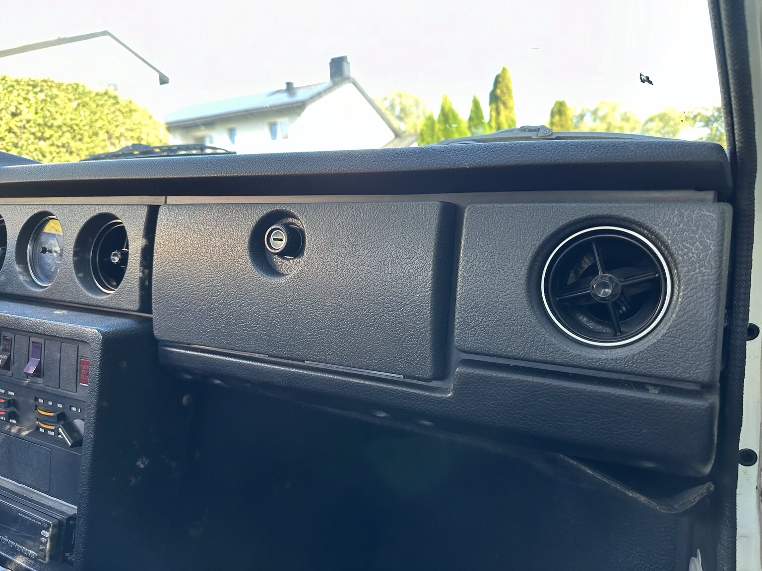 Interior image of 1973 Volvo 142
