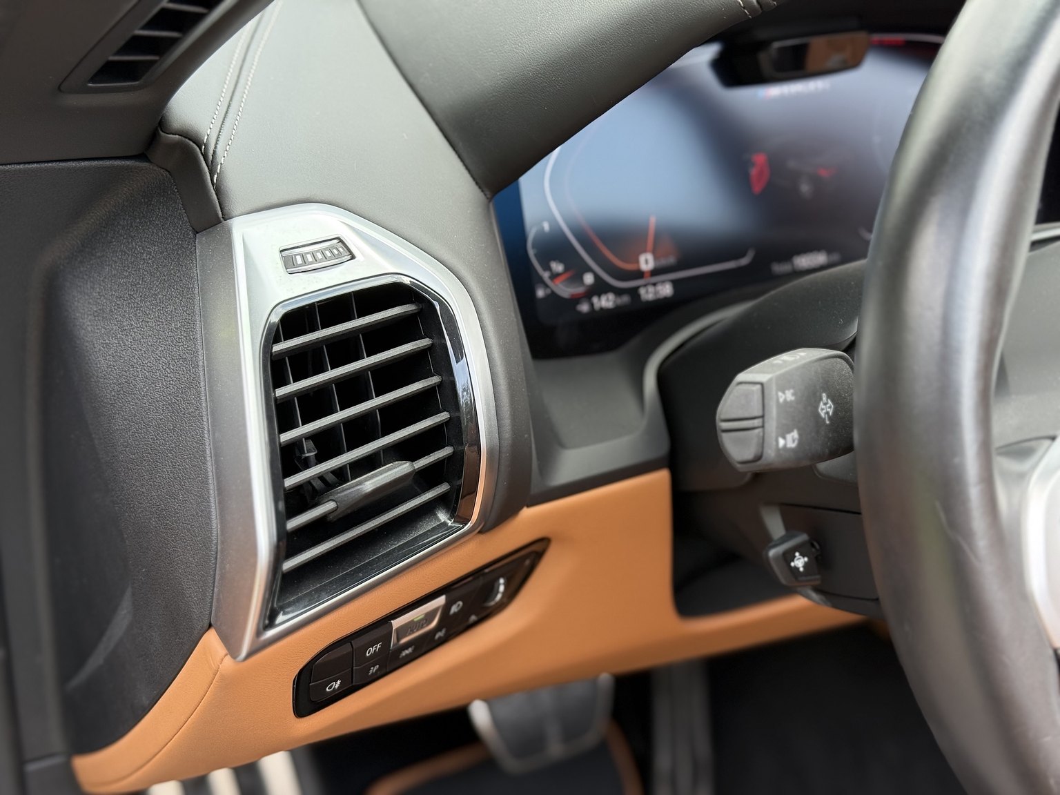 Interior image of 2019 BMW M850i xDrive Convertible Steptronic