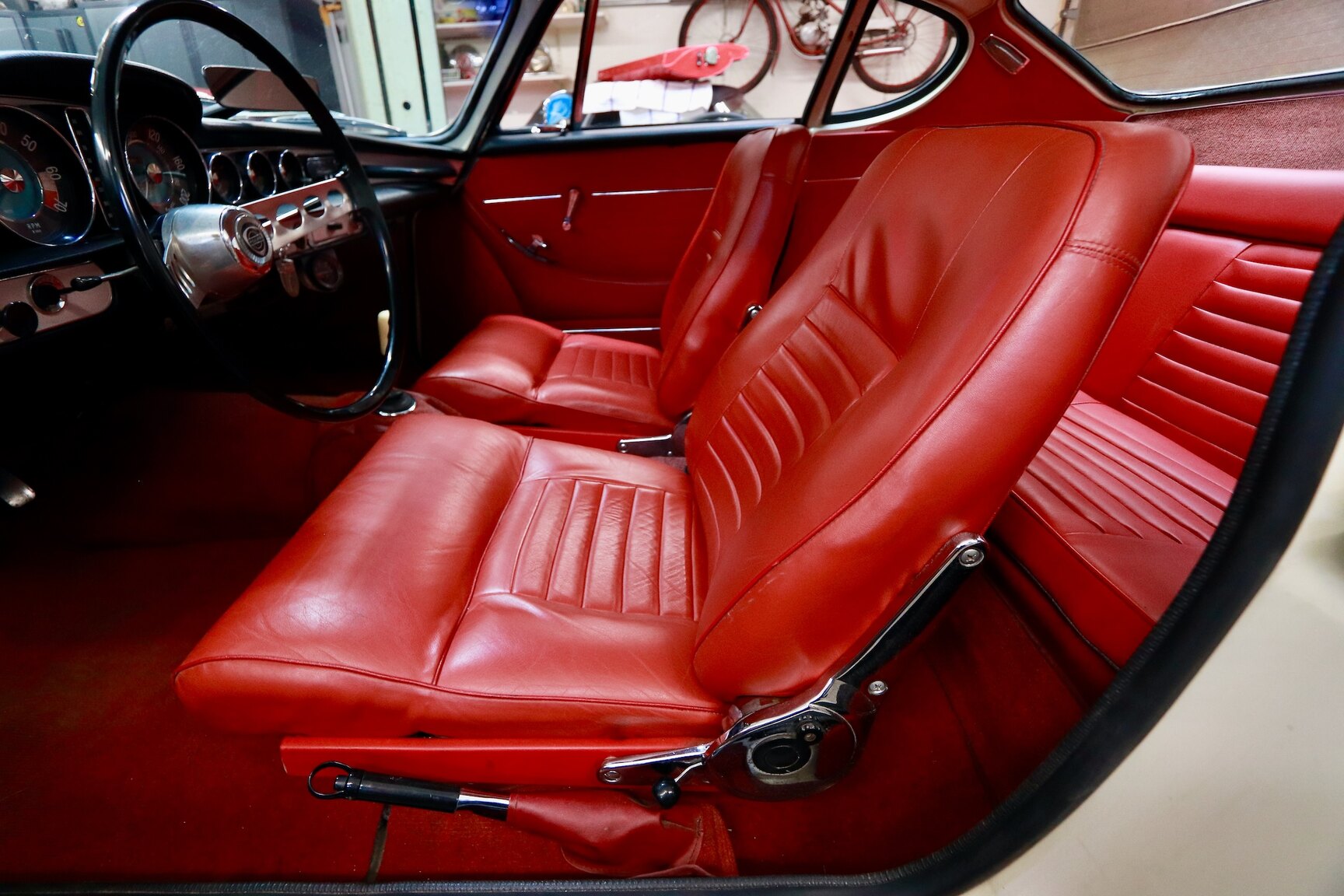 Interior image of 1964 Volvo P 1800S