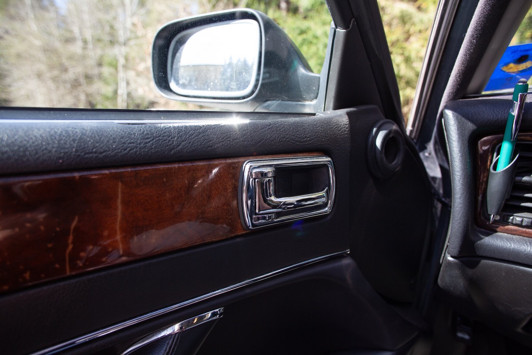 Interior image of 1997 Jaguar XJ6 3.2