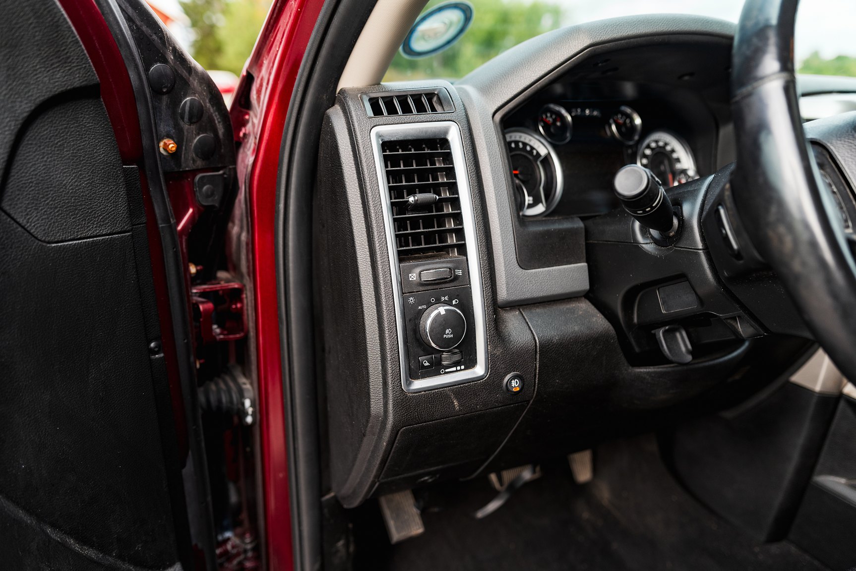 Interior image of 2019 Dodge Ram 1500 Classic Crew Cab 5.7 V8 HEMI 