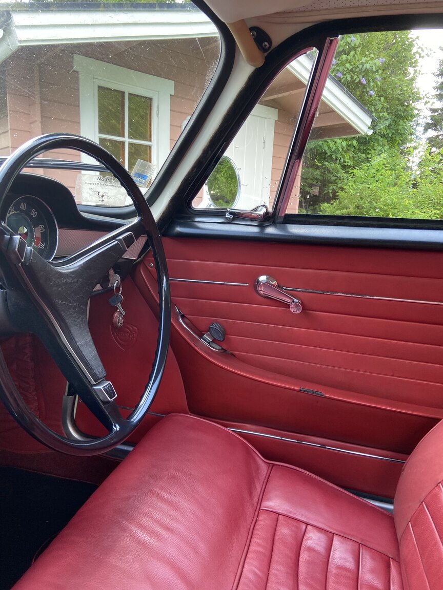Interior image of 1968 Volvo P1800 S