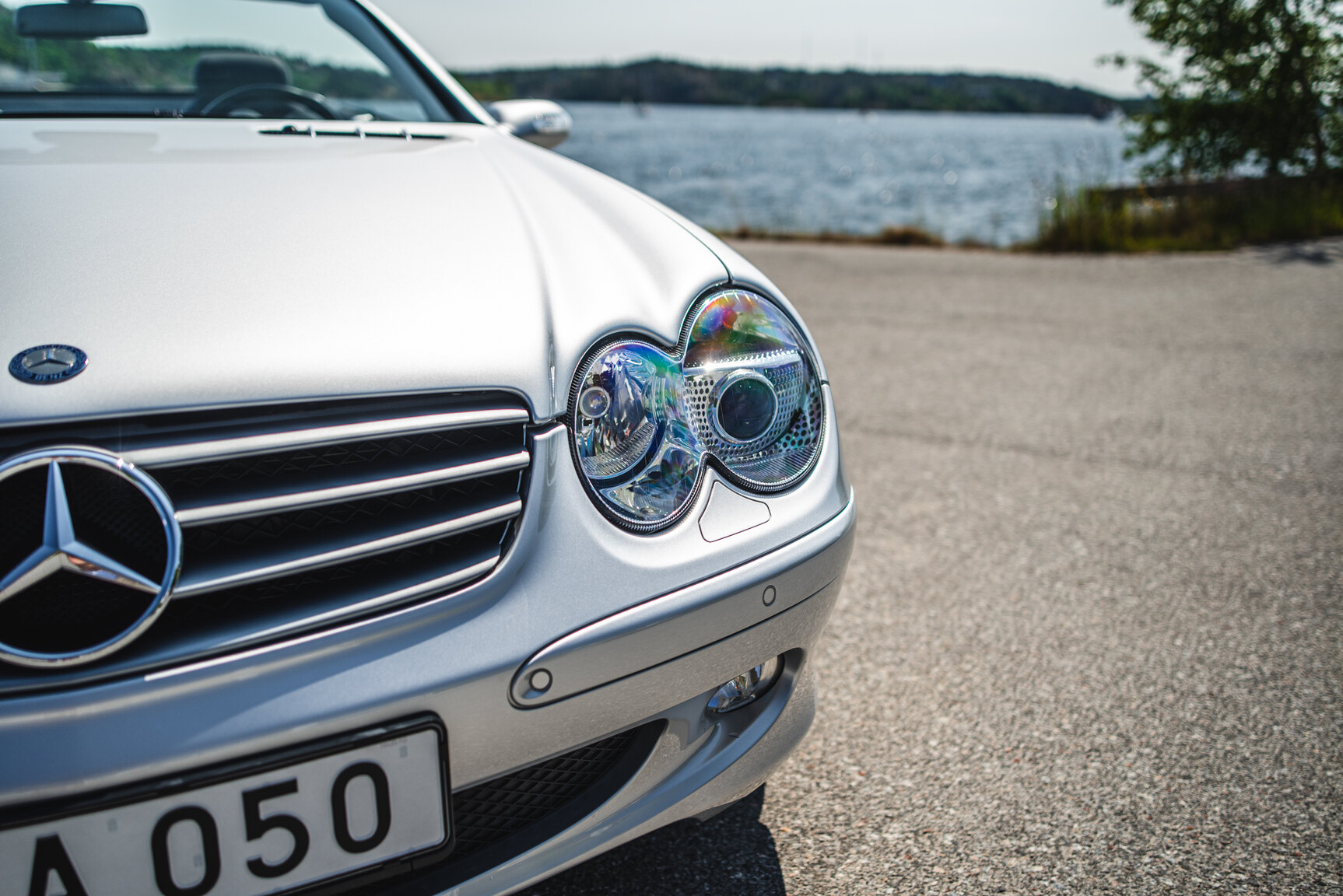 Exterior image of 2006 Mercedes-Benz SL 350