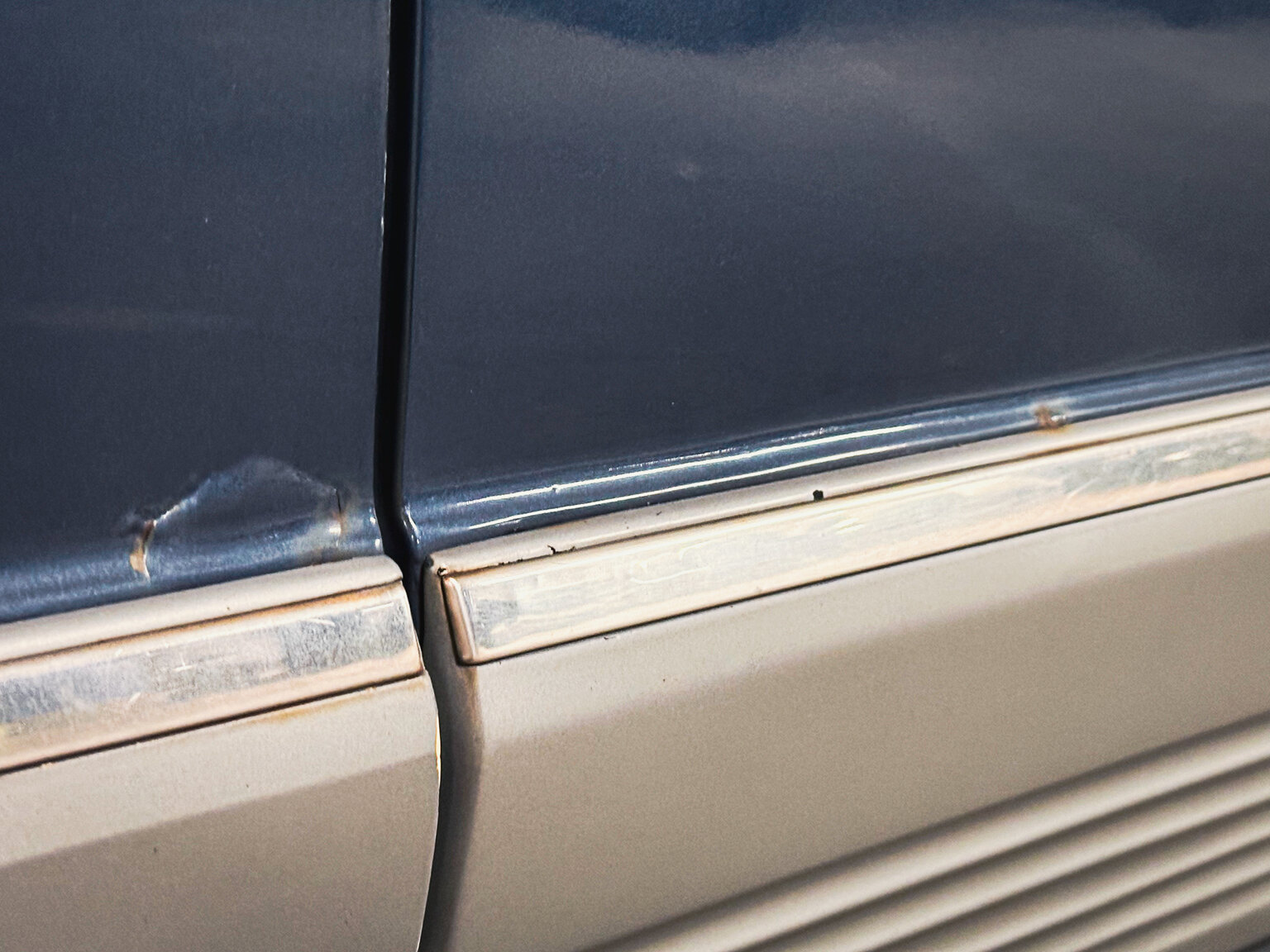 Exterior image of 1985 Mercedes-Benz 500 SEL