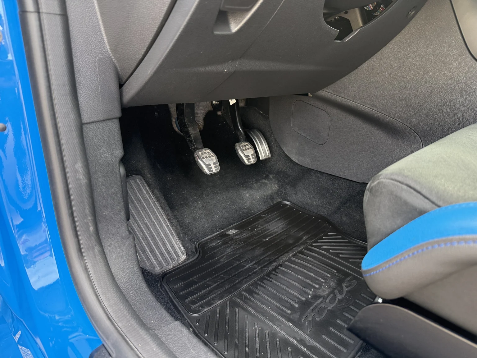 Interior image of 2018 Ford Focus RS (11)