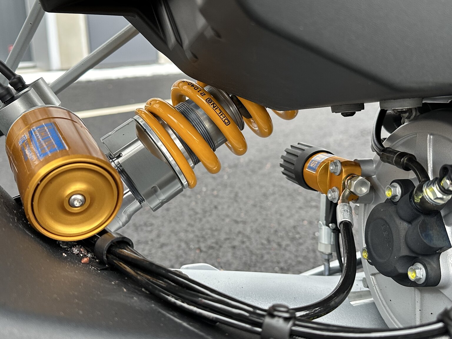 Image of 2023 Moto Guzzi V100 Mandello S mechanics (6)