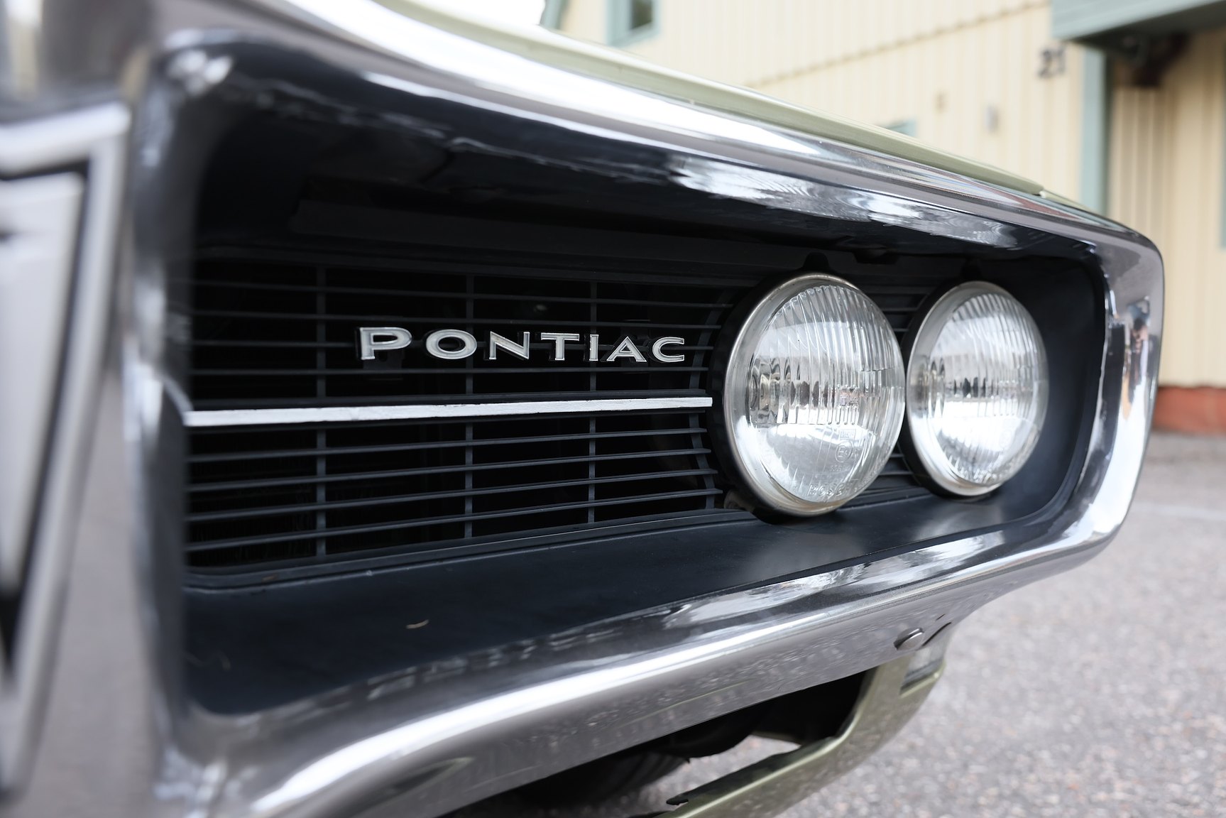 Exterior image of 1968 Pontiac Firebird 400 Ram Air