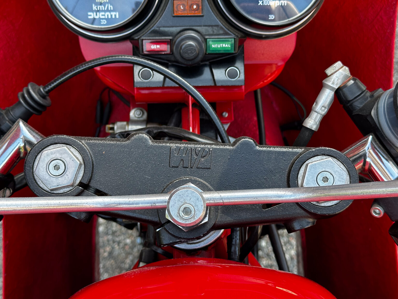 Exterior image of 1983 Ducati 900 Mike Hailwood Replica