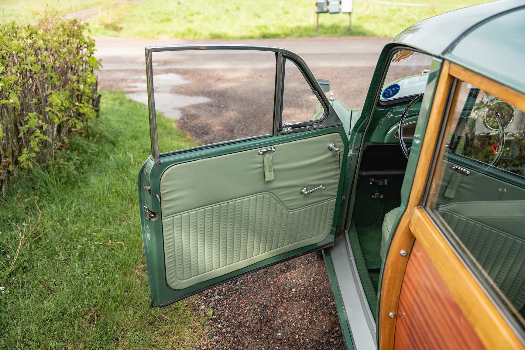 Interior image of 1968 Morris Minor Traveller (18)