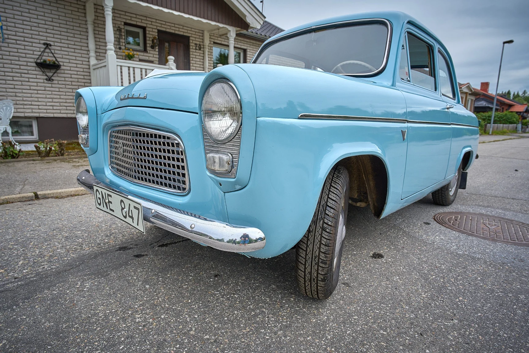 Exteriörbild på 1958 Ford Anglia (13)