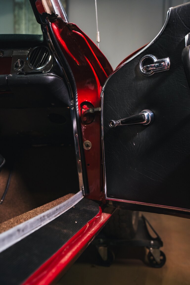 Innenraumfoto von 1966 Mercedes-Benz 230 SL 