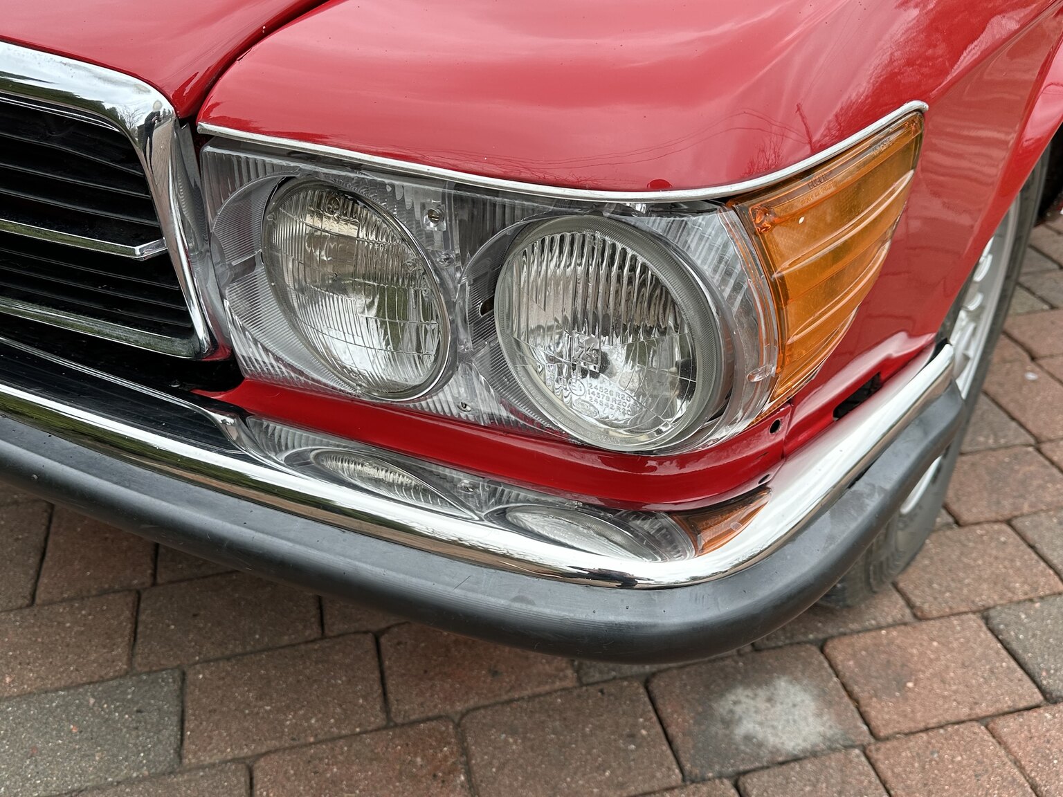 Exteriörbild på 1973 Mercedes-Benz 450 SL