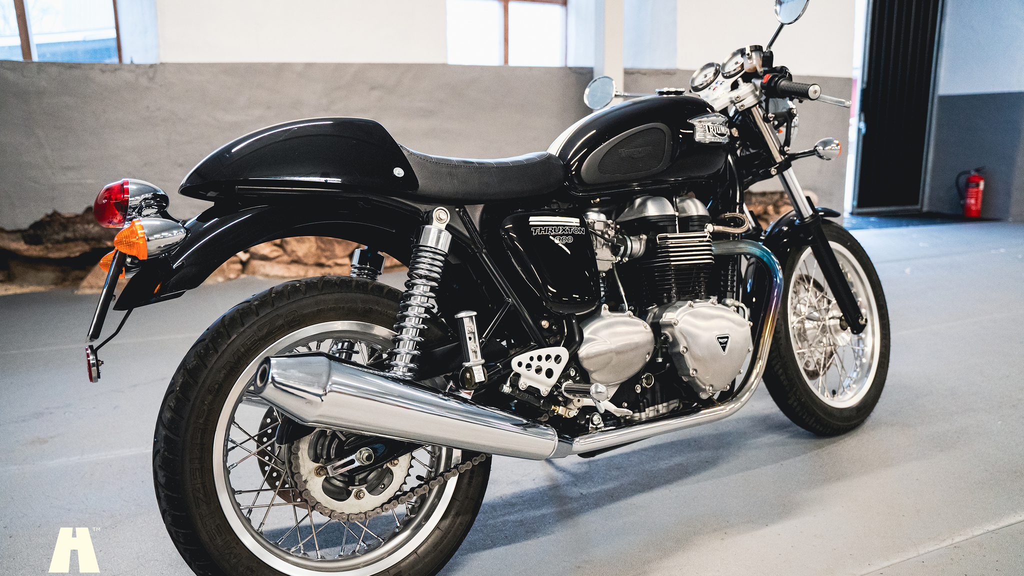 Exterior image of 2007 Triumph Thruxton 900 (4)