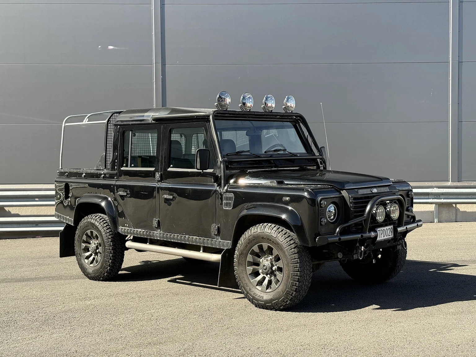 Exterior image of 2000 Land Rover Defender 110 Tomb Raider (1)