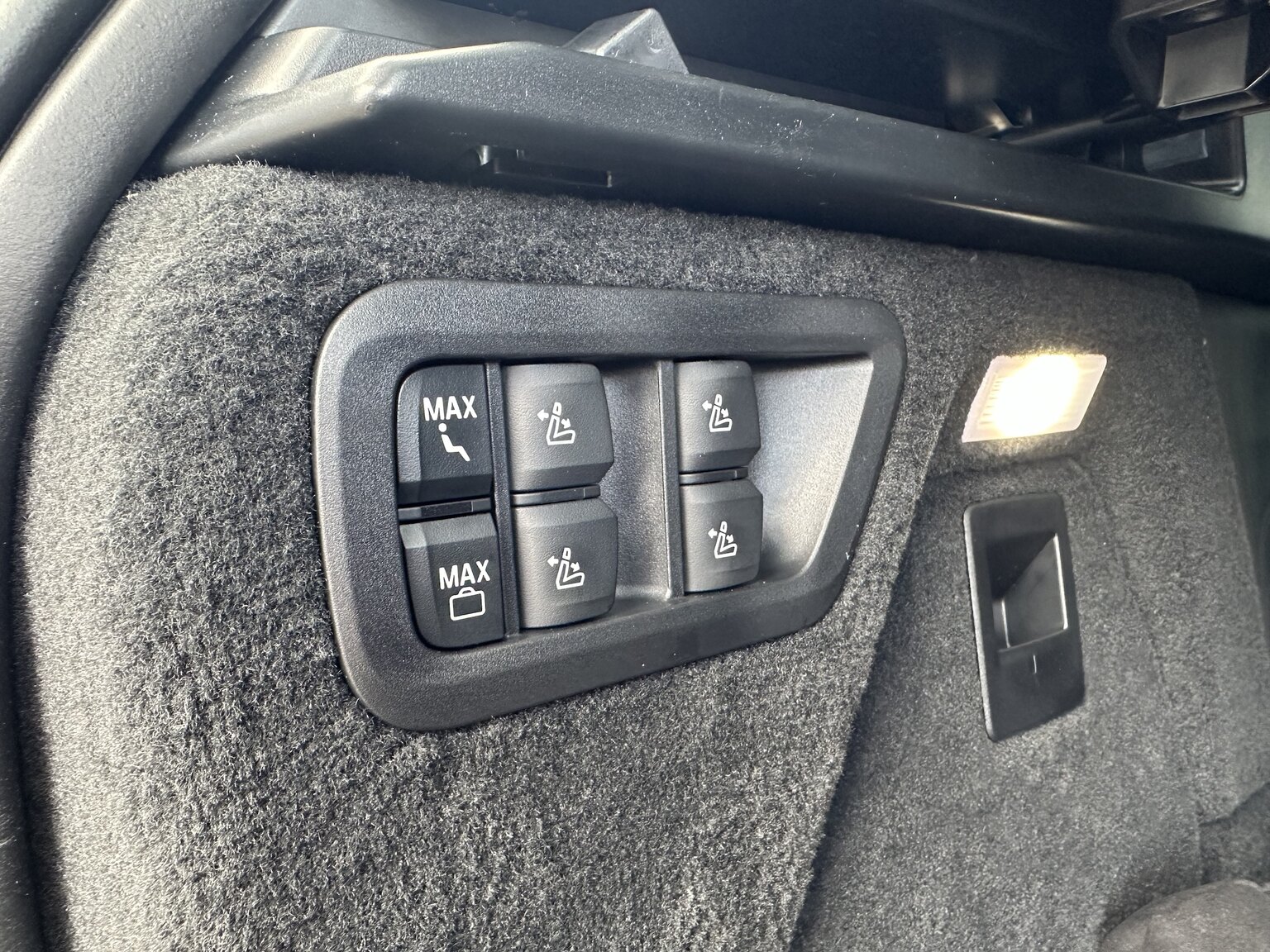 Interior image of 2022 ALPINA XB7