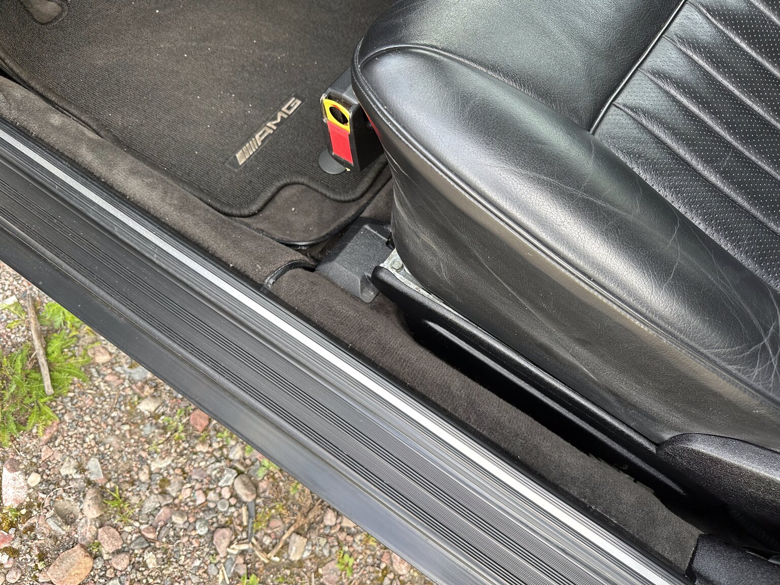 Interior image of 1987 Mercedes 300 SE (51)