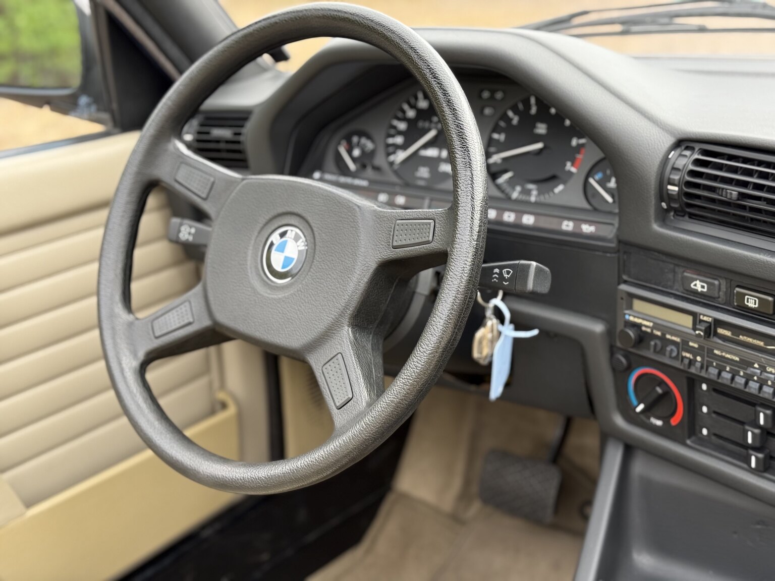 Interior image of 1987 BMW 325i Convertible