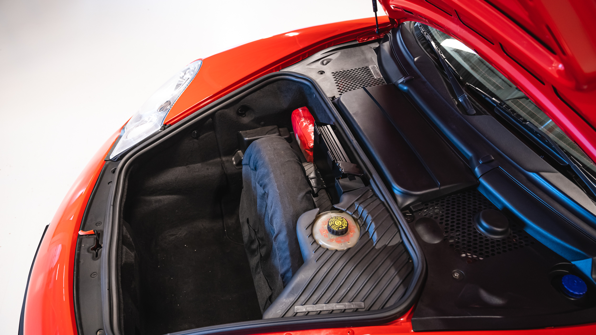 Innenraumfoto von 2003 Porsche 996 Carrera 2