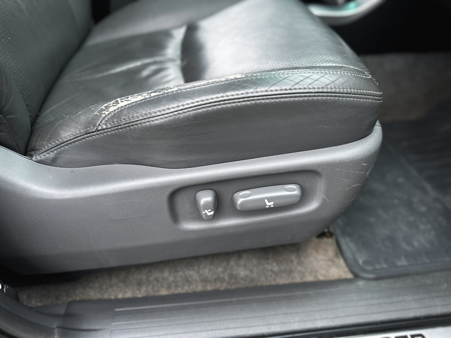 Interior image of 2004 Toyota Land Cruiser