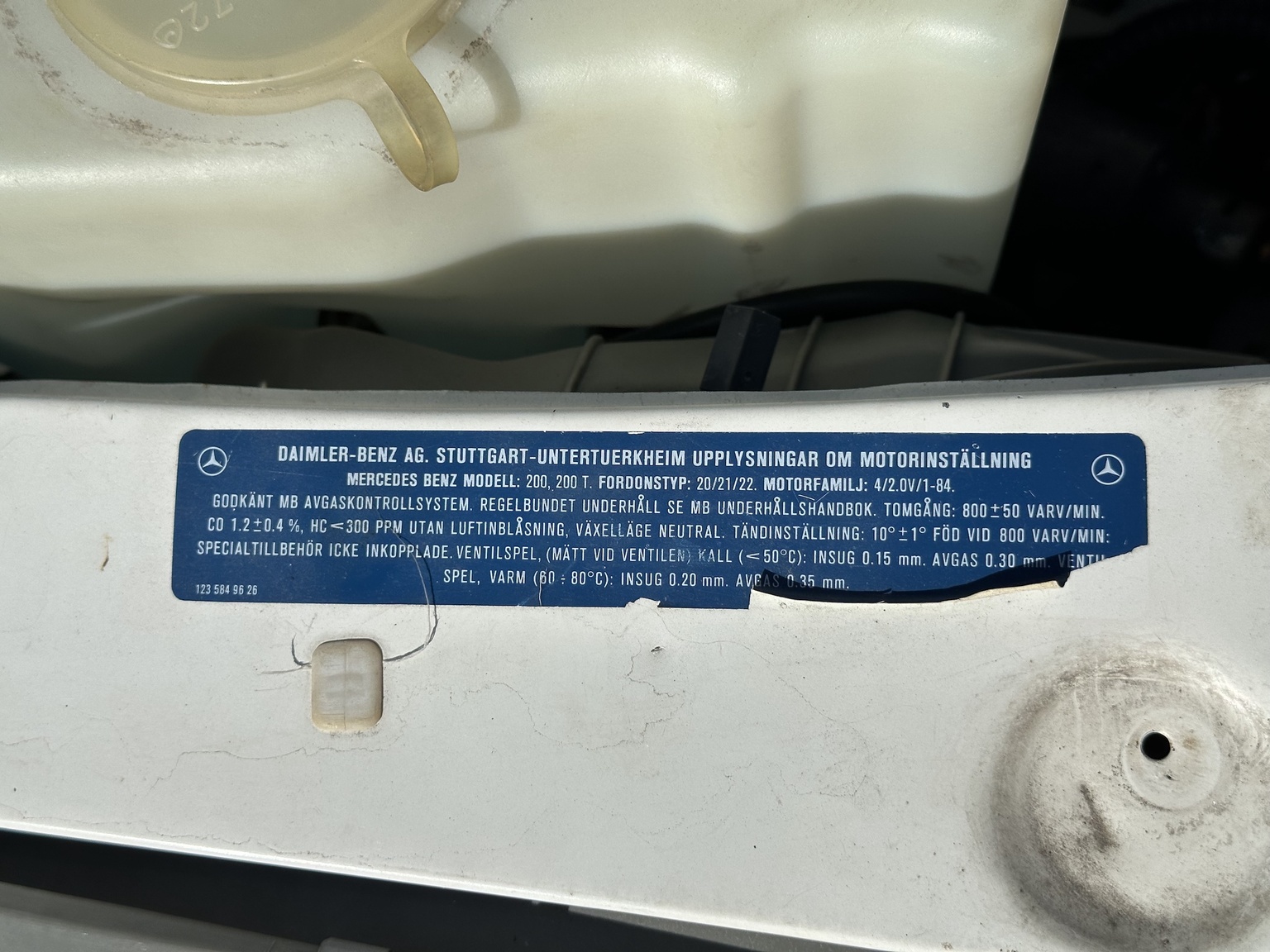 Image of 1985 Mercedes-Benz 200 mechanics