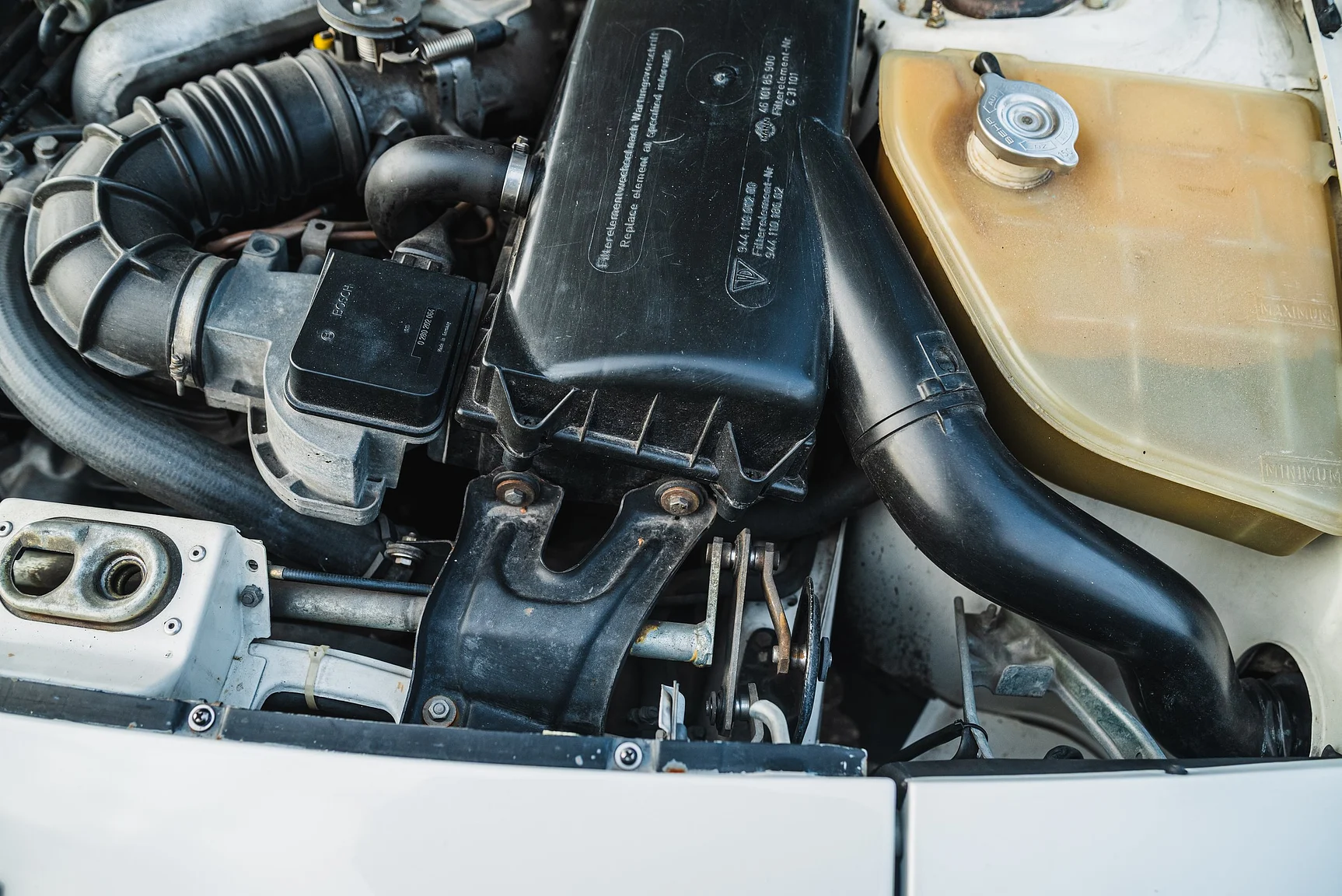 Image of 1986 Porsche 944R (20) mechanics