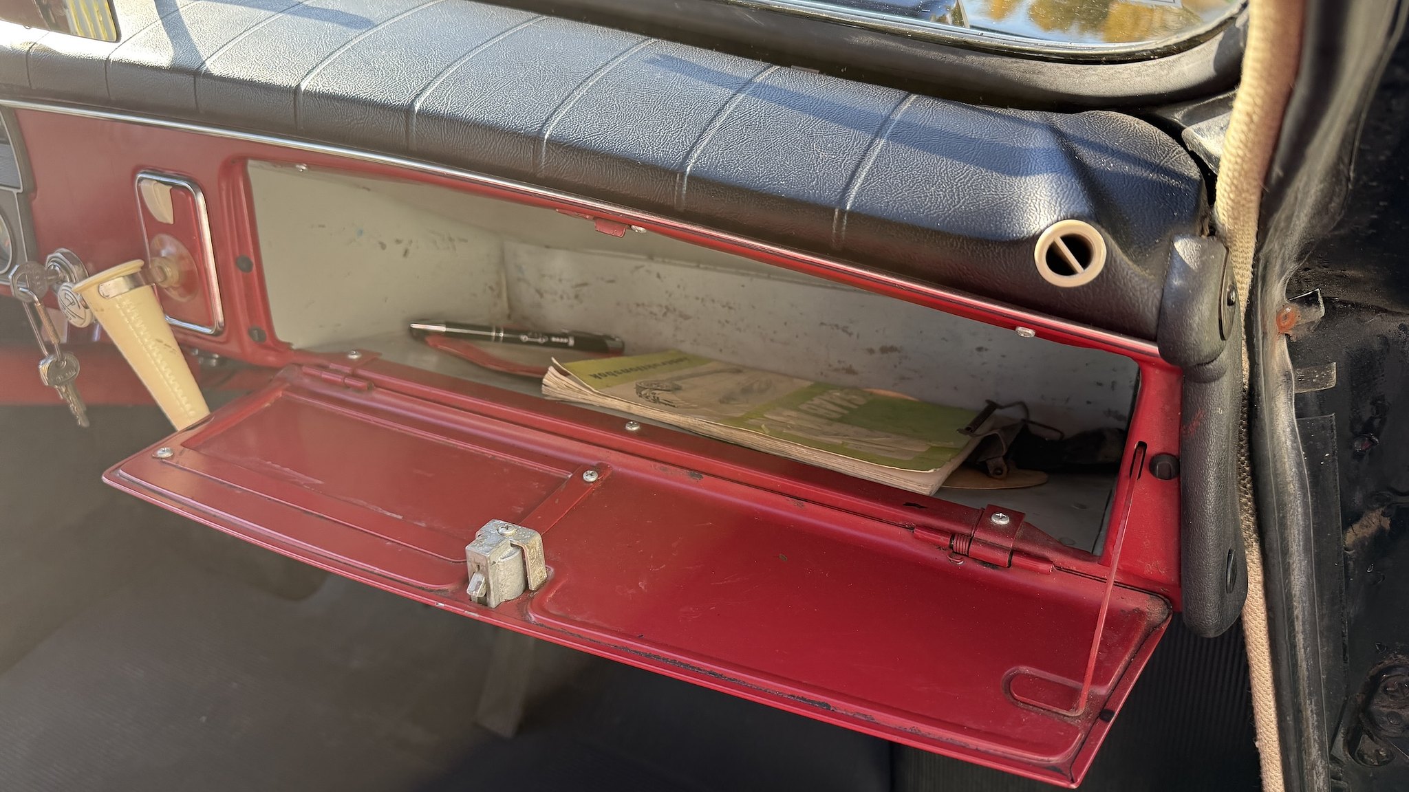 Interior image of 1960 Saab 96 (29)