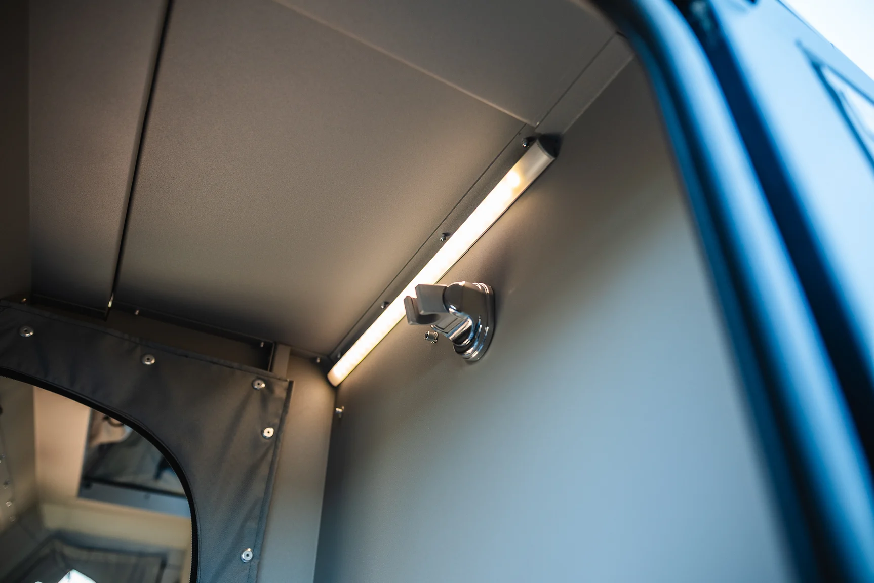 Interior image of 2025 Northea Trailer Expedition Crawler 458i Offgrid-Camper (6)