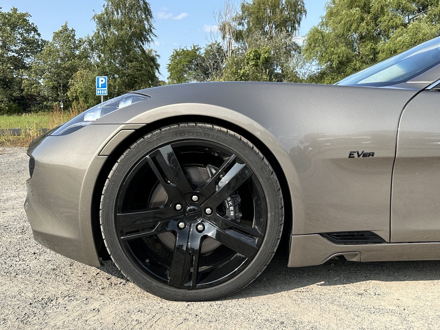 Exteriörbild på 2012  Fisker Karma