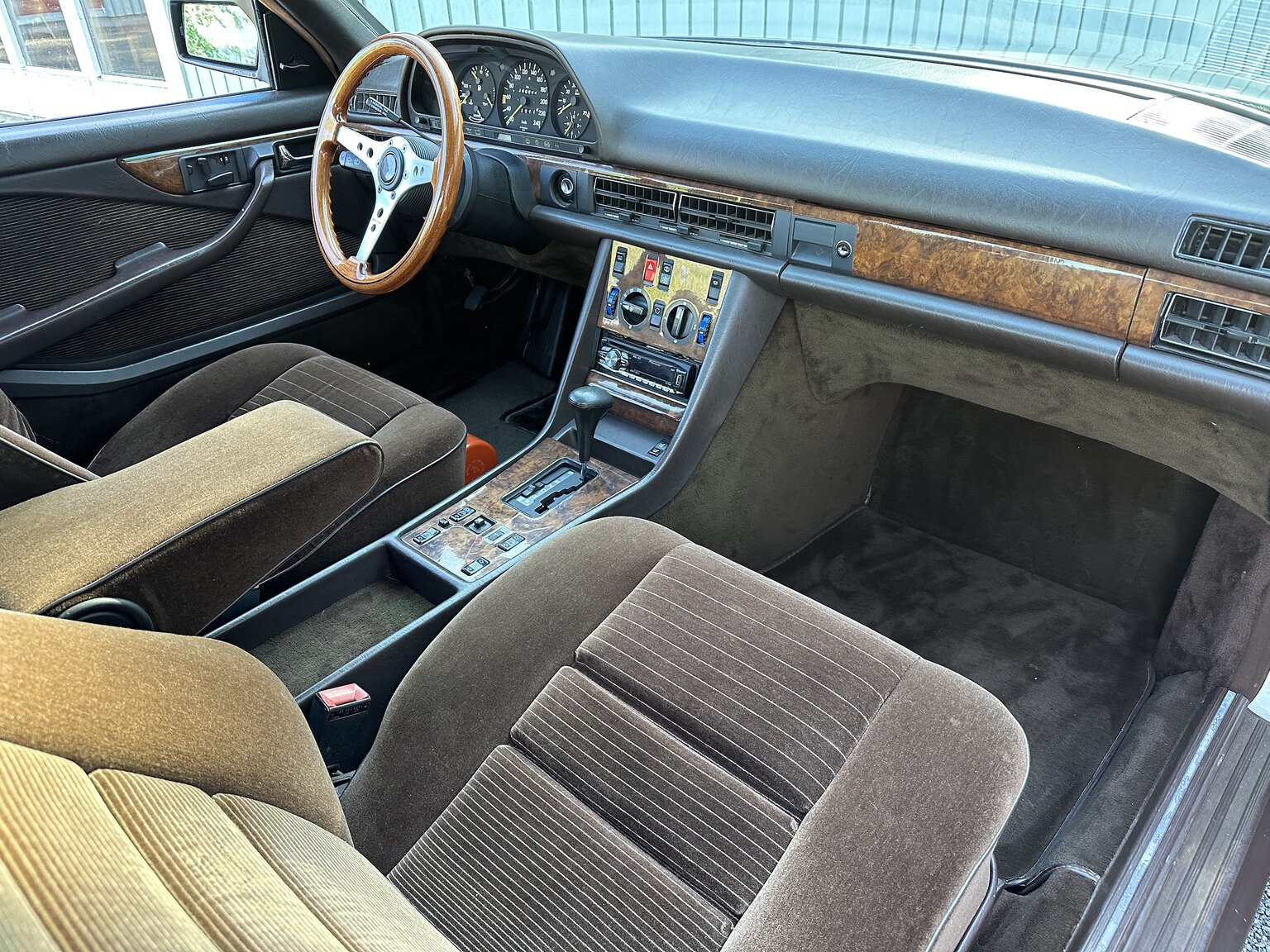 Interiörbild 1986 Mercedes-Benz 500 SEC (30)